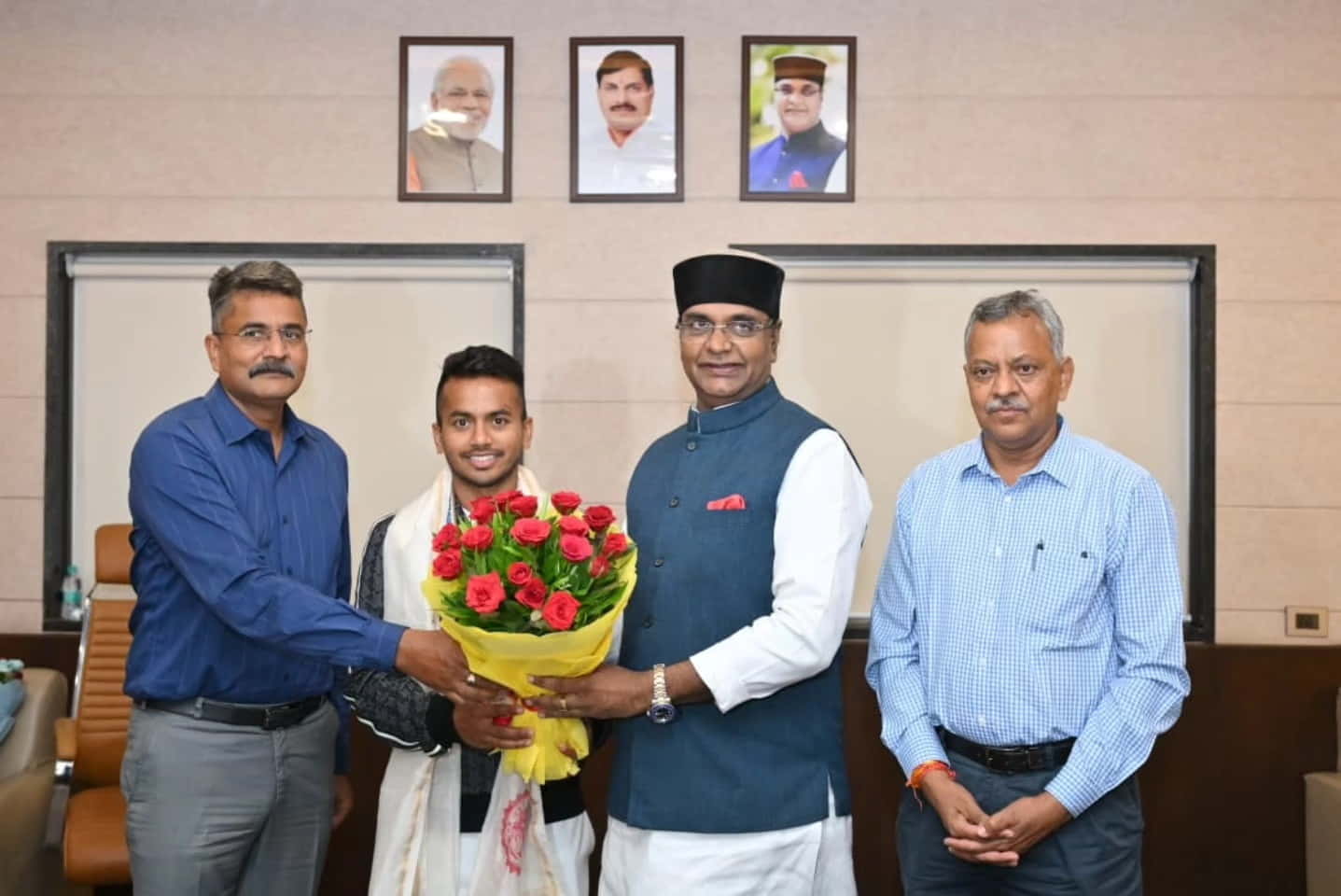 Vishwash Sarang meets Indian hockey star Vivek Sagar